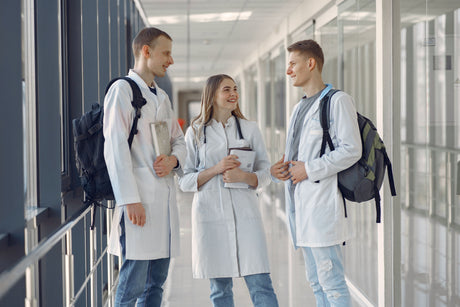 Men's, Women's or Unisex Lab Coats: Which Is Best for University?